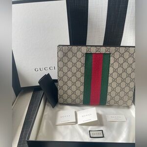 Gucci-GG Supreme Web Pouch